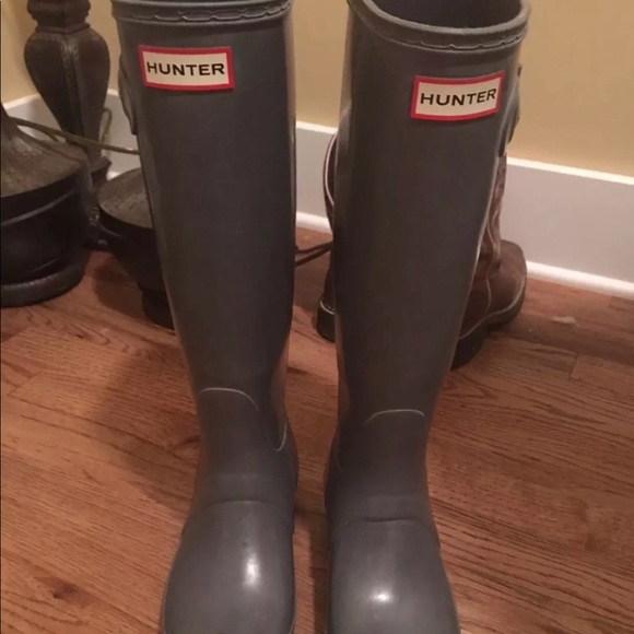 Hunter Gray Rain boots size 8 - Picture 1 of 1